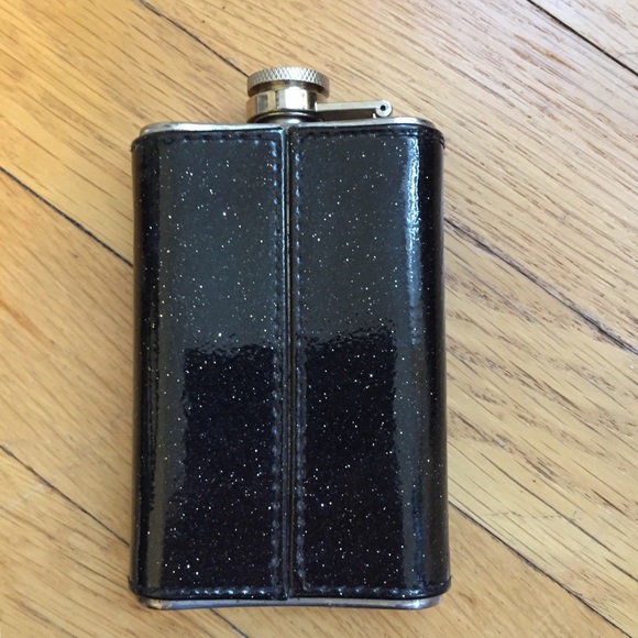Paris Flask (5 oz) - Picture 2 of 4